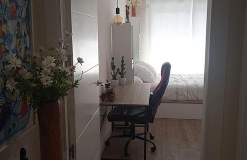 Ciudad Real Apartment | Inviting Studio with Private Terrace and Child-Friendly Space