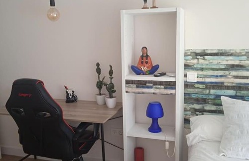 Ciudad Real Apartment | Inviting Studio with Private Terrace and Child-Friendly Space