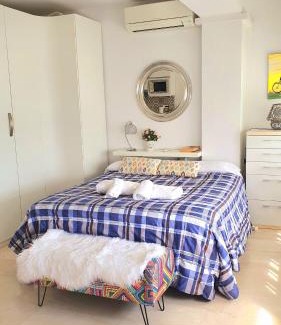 Raval Roig Apartment | Pet-Friendly Stay at Estudio Playa del Postiguet, Rated 8.5