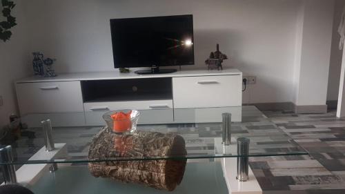 Valdesqui Apartment | Romantic Studio Retreat in Puerto De Navacerrada