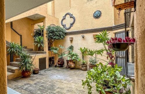 Chapalita Apartment | Inviting Roof Estudio Vista a la gta, Chapalita Awaits You