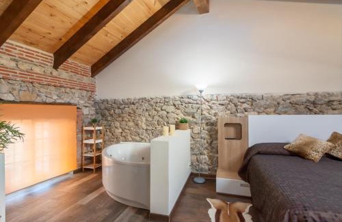 Penacastillo Apartment | Relaxing Estudio with Hot Tub & Impressive 9.3/10 Rating