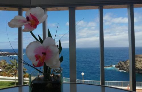 San Marcos Apartment | Ocean View Studio with Beach Access & Breakfast Included