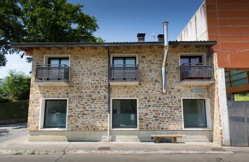 Zeberio House | Guest Rated: 9.1 at Estudios Ermitabarri for Families