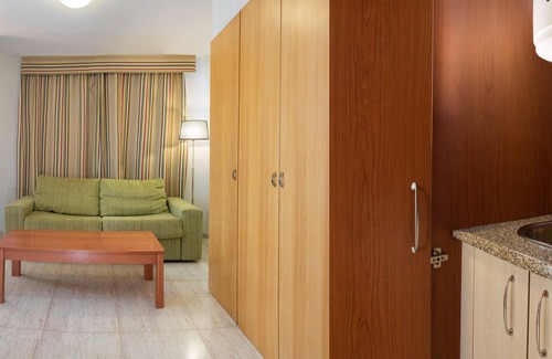 Vinaros Hotel | Inviting Estudios RH Vinaros Playa with Pool & Spa Access