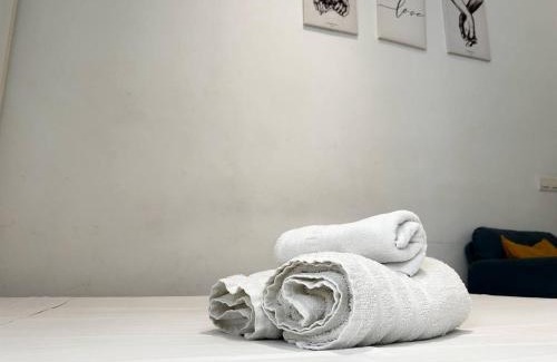 Lagunillas Apartment | Cozy Studio Near Plaza La Merced with Family-Friendly Amenities