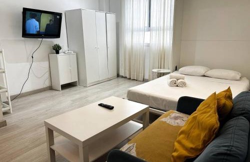 Lagunillas Apartment | Cozy Studio Near Plaza La Merced with Family-Friendly Amenities
