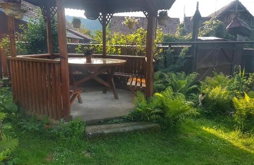 Praid Bed & Breakfast | Pet-Friendly Eszter Panzió with Family Amenities & High Ratings