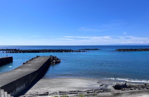Niijima House | Top-Rated Etcetera Guest House with Oceanfront Views