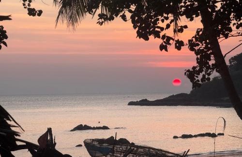 Ranong Cabin | Discover Eternal Forest Beach Bar & Bungalow Oasis