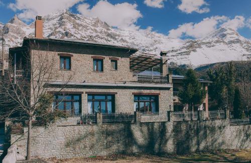 Central Tzoumerka House | Discover Etheres Tzoumerkon Mountain Resort: 10/10 Rated Retreat