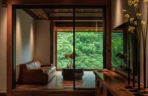 Yongding House | Inviting Comfort at Zhangjiajie Home - Rated 10/10