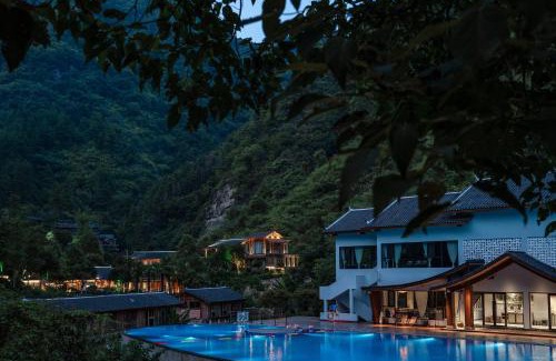 Yongding House | Inviting Comfort at Zhangjiajie Home - Rated 10/10