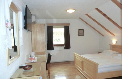 Vrelo Korenicko House | Guest Rated 10/10: Ethno House Izvor - Family Friendly Stay