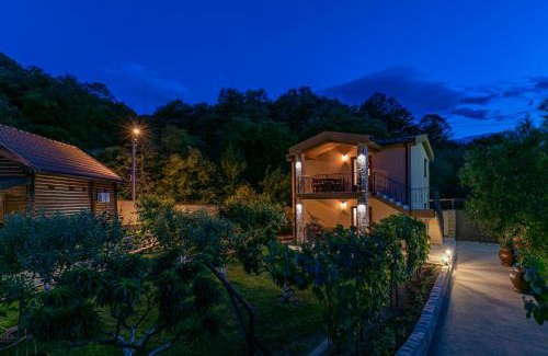 Virpazar Cabin | Eco-Friendly Ethno Lodge AB: Guest Rated 9.3 with Dining