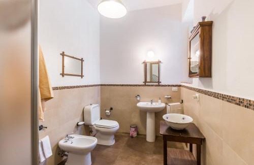 Santa Venerina Bed & Breakfast | Pet-Friendly B&B La Casa di Pippinitto with Ocean Views