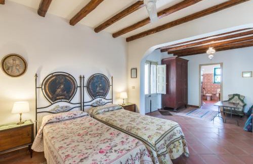 Santa Venerina Bed & Breakfast | Pet-Friendly B&B La Casa di Pippinitto with Ocean Views