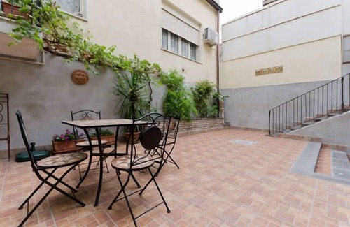 Belpasso Bed & Breakfast | Cozy Etna Bed & Breakfast with Spa and Family-Friendly Vibes
