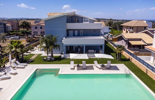 Brucoli Apartment | Experience Ippocampo di Mare at Etna Mare Apt Retreat