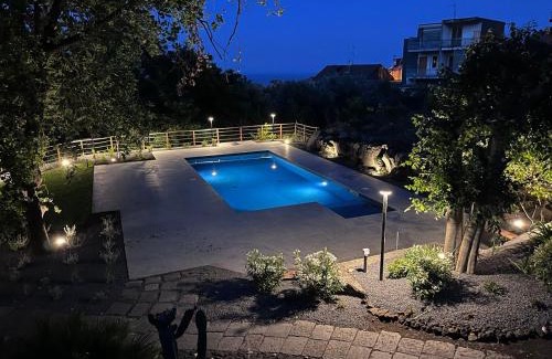 Linera House | Experience Etna tra le Querce: Pet-Friendly & Family Fun