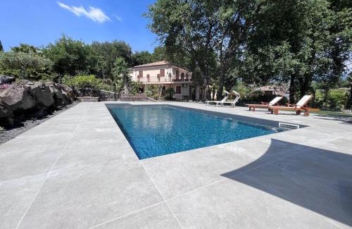 Linera House | Experience Etna tra le Querce: Pet-Friendly & Family Fun