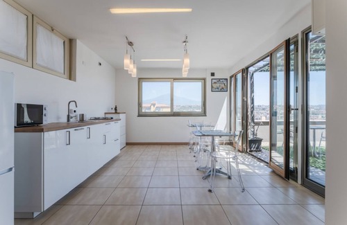 Monte Po-Nesima-San Leone-Rapisardi Apartment | Relaxing Etna View Flat with Terrace and Jacuzzi Amenities