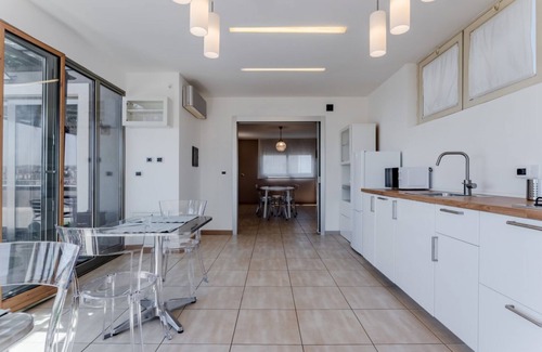 Monte Po-Nesima-San Leone-Rapisardi Apartment | Relaxing Etna View Flat with Terrace and Jacuzzi Amenities