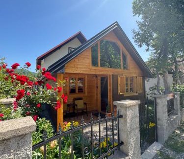 Mojkovac House | Discover Etno kuca Lana: Pet-Friendly Retreat Awaits