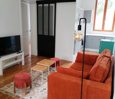 Faubourg-Raines Apartment | Etoile 21 - Dazzling view of Dijon canal