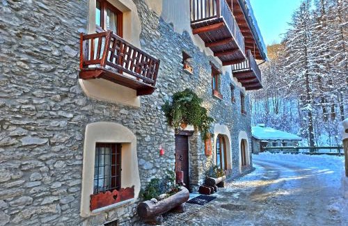 Sauze d'Oulx Hotel | Pet-Friendly Retreat at Etoile des Neiges - Rated 9.4/10