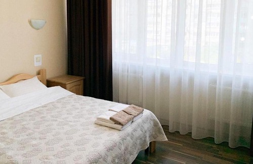Petrovskoye Hotel | Discover Etoile: Family-Friendly with Hot Tub & Breakfast