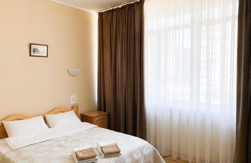 Petrovskoye Hotel | Discover Etoile: Family-Friendly with Hot Tub & Breakfast