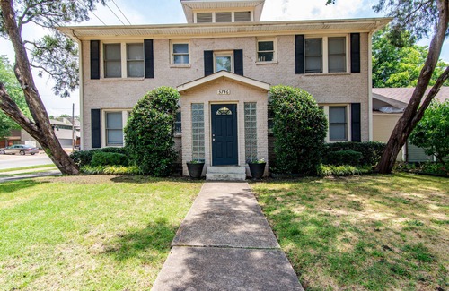 Lower Greenville Apartment | Retro PAC-MAN Apartment with Free Parking and Fun Amenities