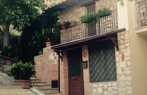 Castel d'Arno House | Inviting Etruscan Residence in Beautiful Perugia