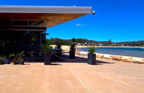 Ettalong Beach Hotel | Oceanfront Retreat at Ettalong Beach Motel - Family Friendly