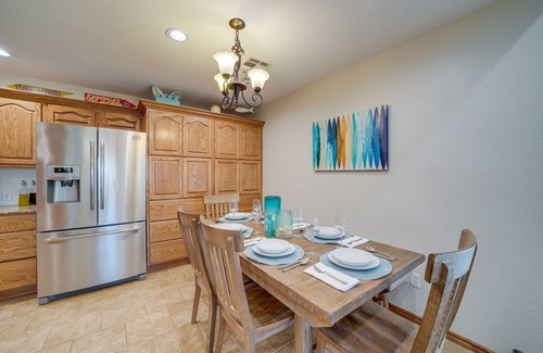Eufaula Cottage | Relax at Eufaula Oasis: Screened Porch & Ocean Views Await!