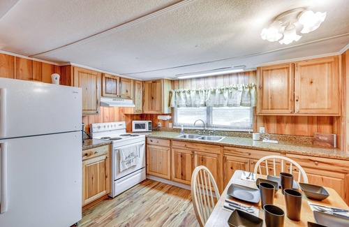Eufaula Cabin | Unforgettable Eufaula Retreat with Pool & Screened Porch