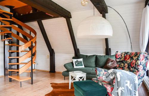 Schramberg House | Discover Eulenhäusle: Eco-Friendly Retreat with Hot Tub