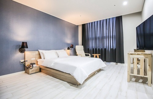 Eumseong Hotel | Eco-Friendly Eumseong Chungbukyeoksindosi H Motel Retreat