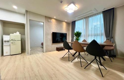 Bongmyeong-dong Apartment | Eunhasu D&M Residence