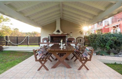 Vassilatika House | Experience Euphoria Country House: Oceanfront Getaway