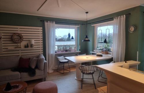 Markdorf Apartment | Ideal Getaway Over the Lake with Ocean View & Hot Tub