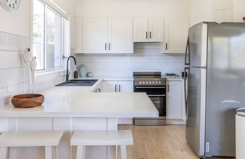 Berrara House | Beachfront Bliss at Eurie Eurie on Beachview - 10/10 Guest Rated
