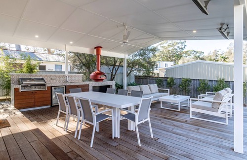 Berrara House | Beachfront Bliss at Eurie Eurie on Beachview - 10/10 Guest Rated