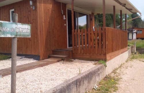 Inor Ski Chalet | Discover eurl de l'écluse: Family-Friendly with Dining