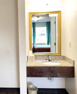 Slidell Hotel | Budget-Friendly Euro Inn & Suites in Family-Oriented Slidell