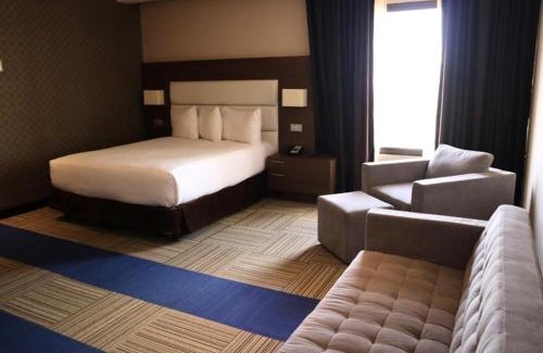 Coro Hotel | Elegant Eurobuilding Hotel & Suites Coro with Oceanfront Views