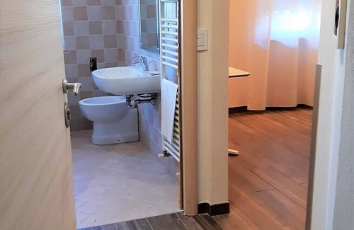 Ovest Hotel | Comfortable Stay at Euromotel Croce Bianca with Spa & Dining