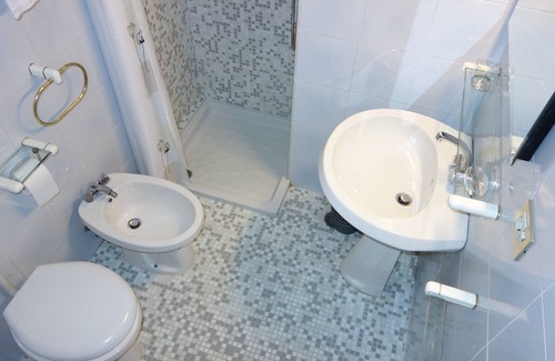 Ovest Hotel | Comfortable Stay at Euromotel Croce Bianca with Spa & Dining