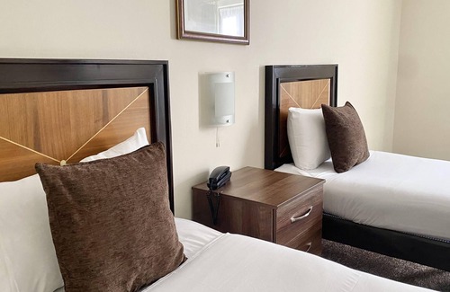 Maidenbower Hotel | Relax at Europa Gatwick Hotel & Spa with Inviting Amenities